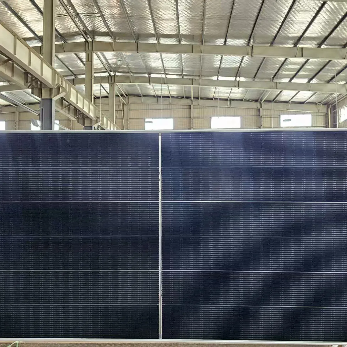 Tongwei-Solarmodul bei der Produktprüfung
